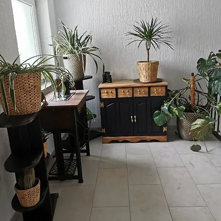 شقة In With Sea View, Balcony, Air Conditioning, Wi-fi