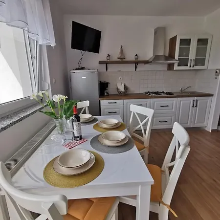 شقة In With Sea View, Balcony, Air Conditioning, Wi-fi