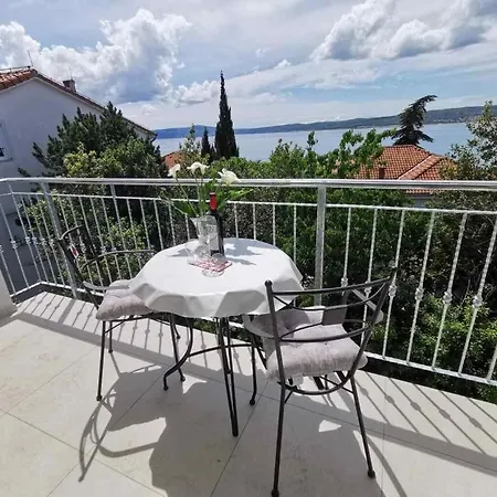 In With Sea View, Balcony, Air Conditioning, Wi-fi *