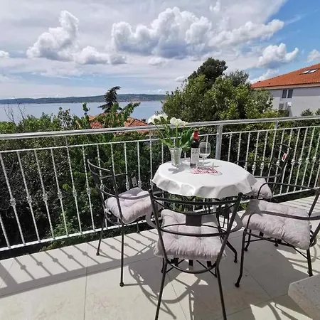 In With Sea View, Balcony, Air Conditioning, Wi-fi Апартаменты